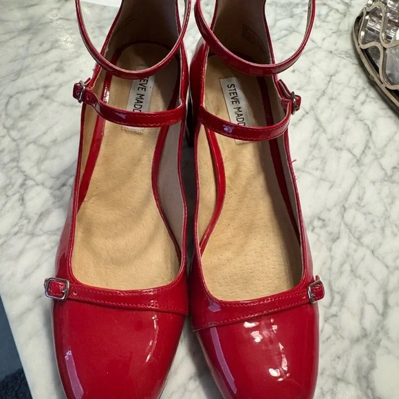 Steve Madden Like New Red Patent Leather Mary Jane Block Heels - Picture 5 of 5